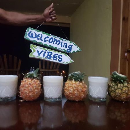 Welcoming Vibes Hotel Treasure Beach Eksteriør billede